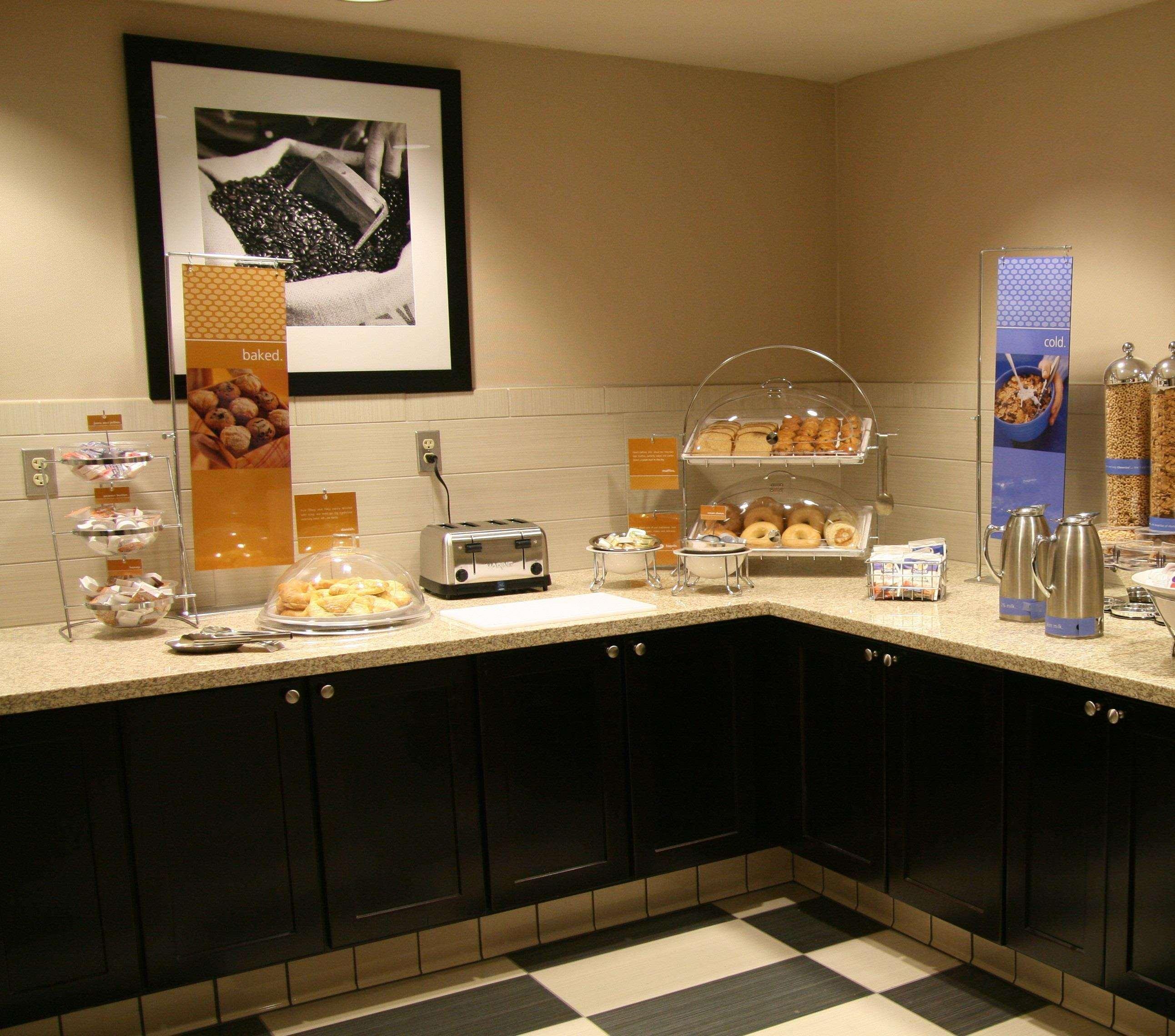 Hampton & Suisun Waterfront Hotel 3*