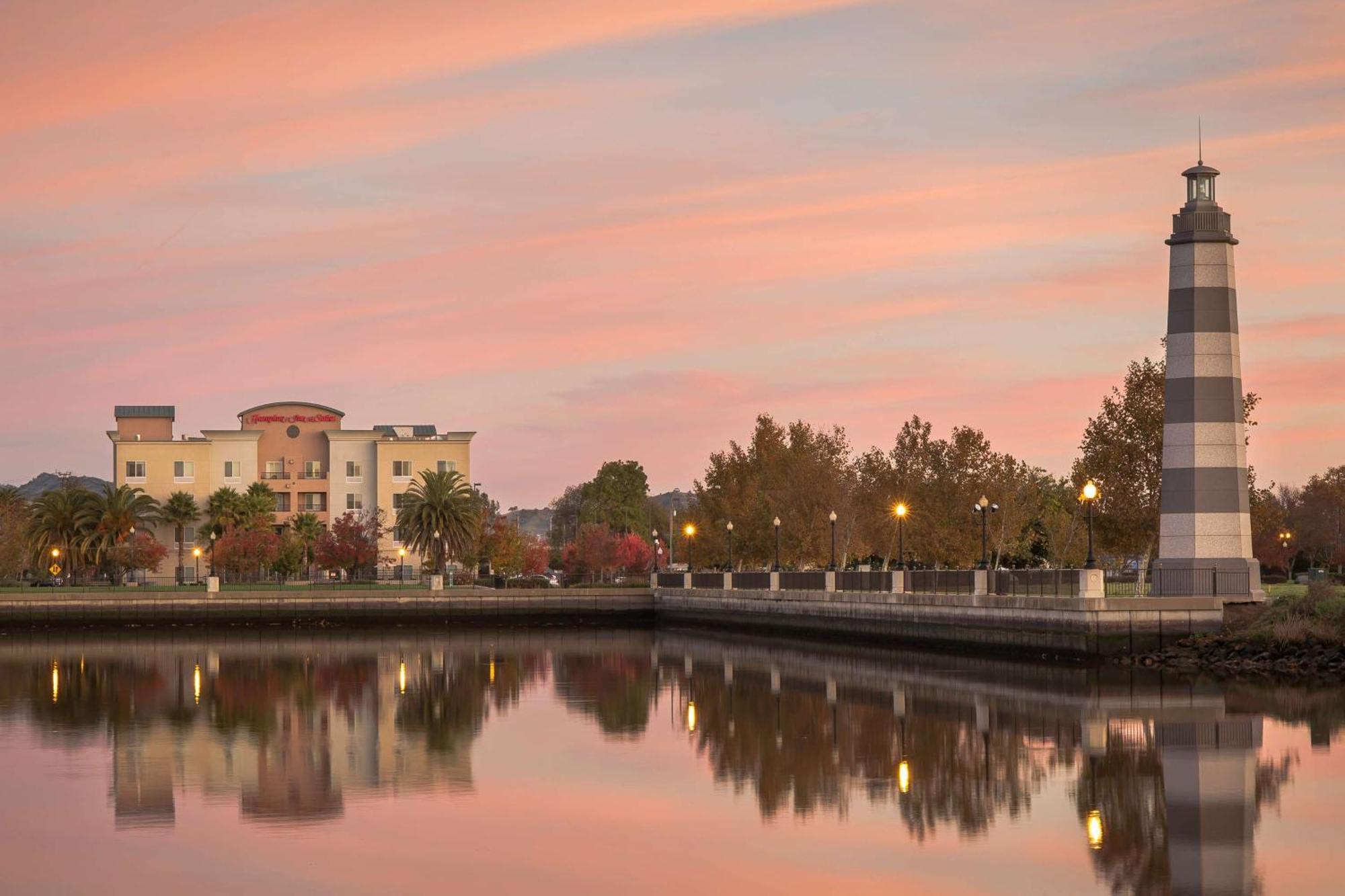 Hotel Hampton & Suisun Waterfront Suisun City