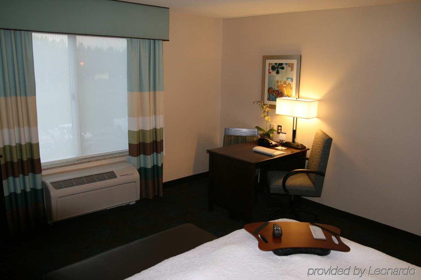 Hotel Hampton & Suisun Waterfront
