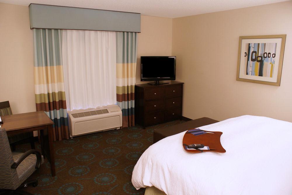 Hampton & Suisun Waterfront Hotel Suisun City
