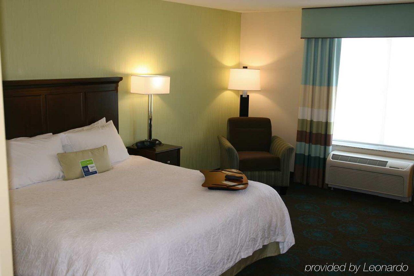 Hampton & Suisun Waterfront Hotel