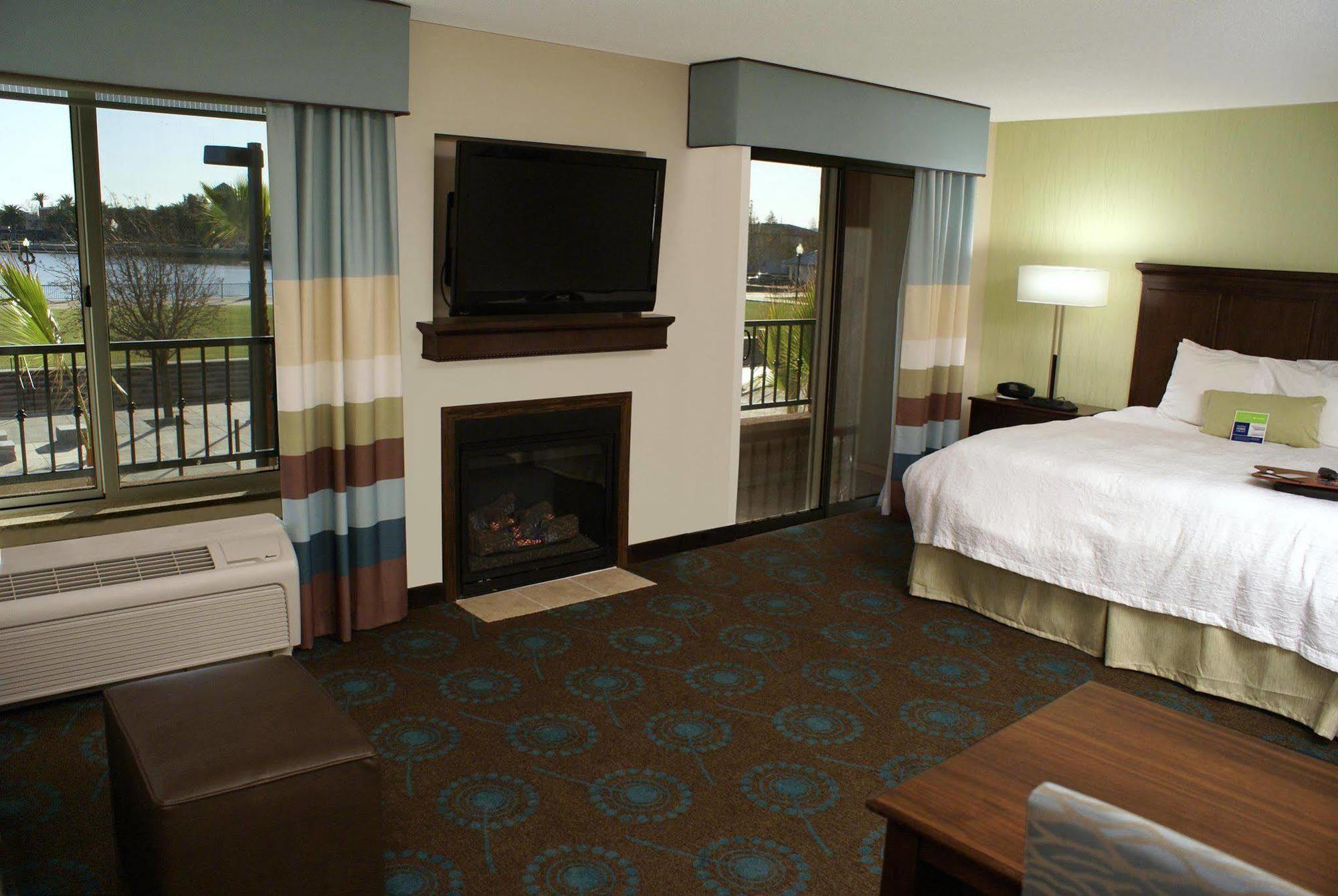Hotel Hampton & Suisun Waterfront Suisun City